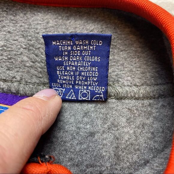 Pooh 100 Acre Collection Fleece Vest Size Large - Picture 4 of 8